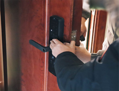 解放24小时上门开锁公司
